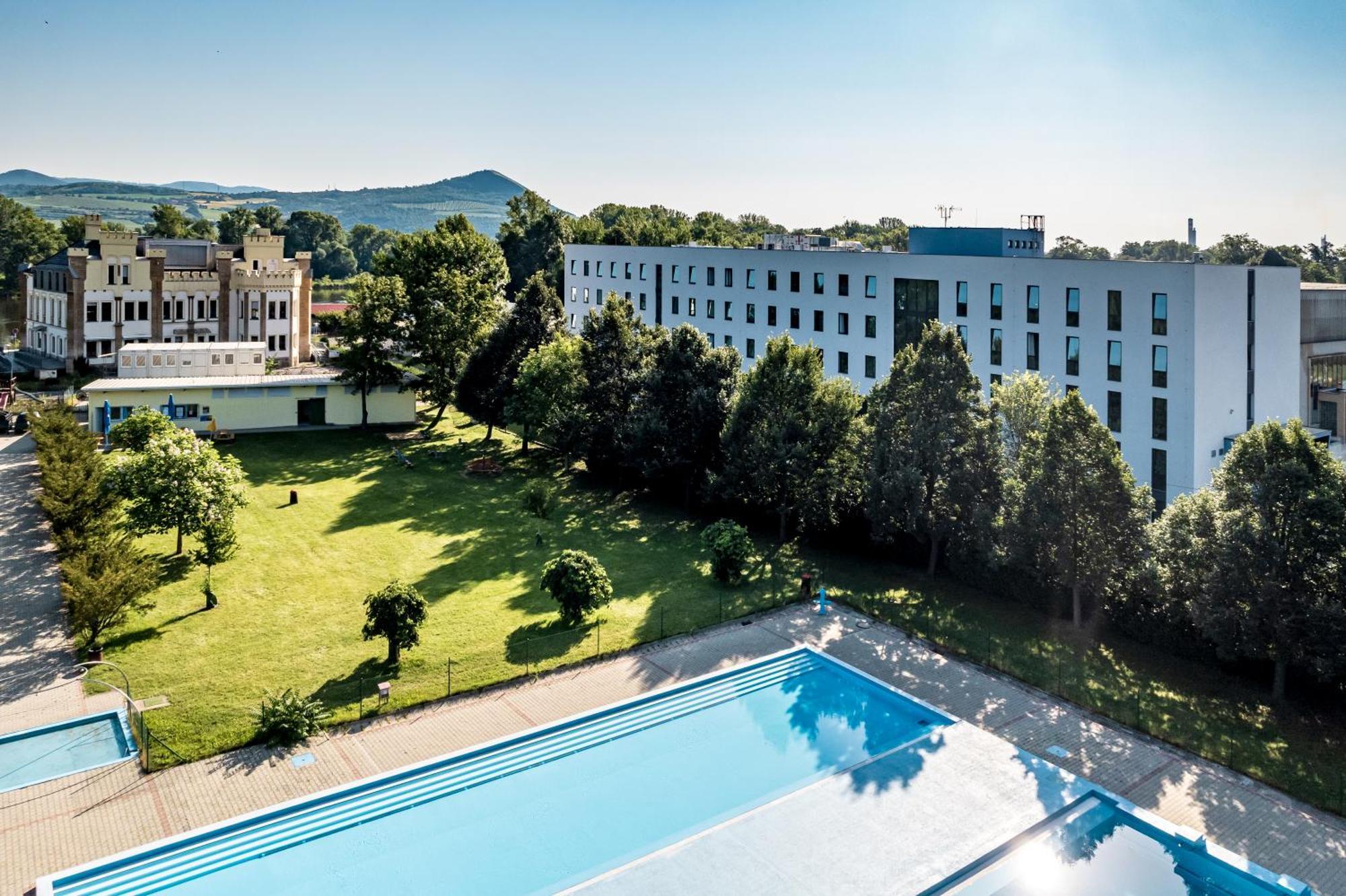 Hotel Active Stadium Lovosice Exterior photo